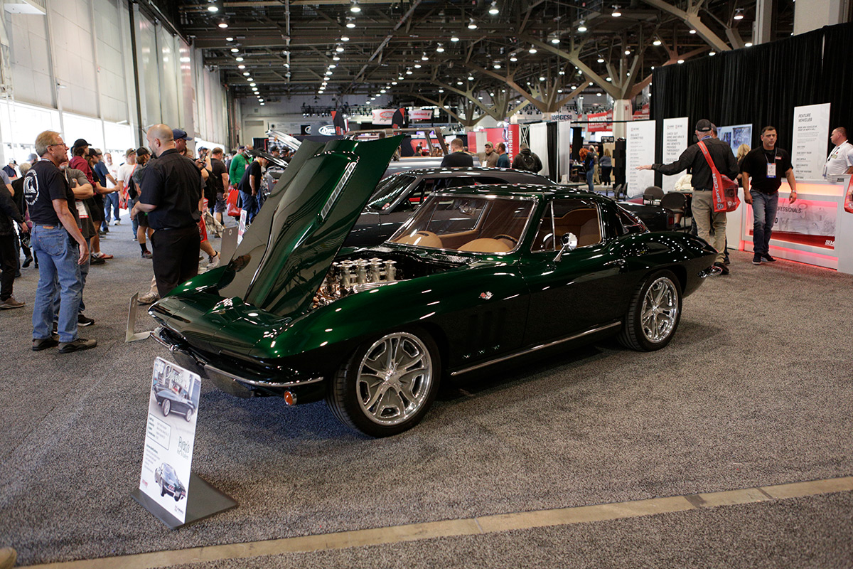 ARMO Seeking Innovative Builds to Feature at SEMA Show - racing green 60's Corvette on display